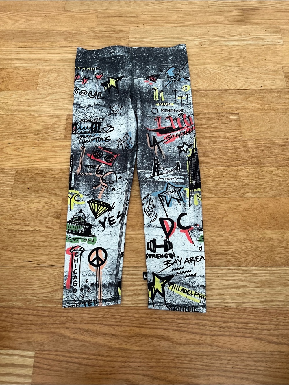 Graffiti-Graphic Leggings — Multicolor